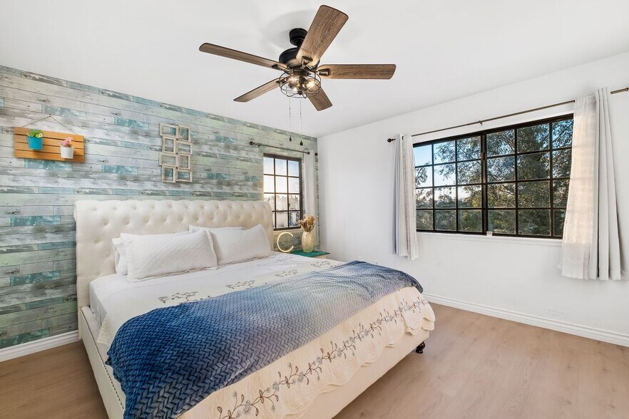 Building Photo - 3426 Lomas Serenas Dr