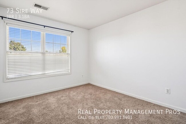 Building Photo - 73 Sire Way