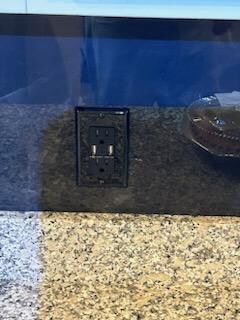 Building Photo - 725 Patricia Ave