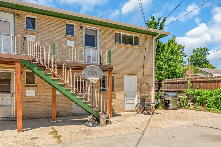 Building Photo - 1524 Jasmine St