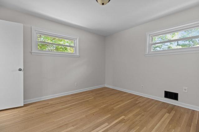 Building Photo - 8 Larose Dr SW