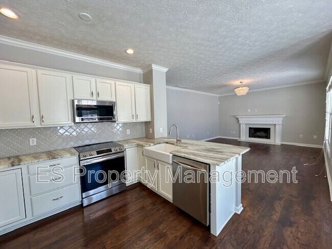 Building Photo - 18258 Benton Oak Dr