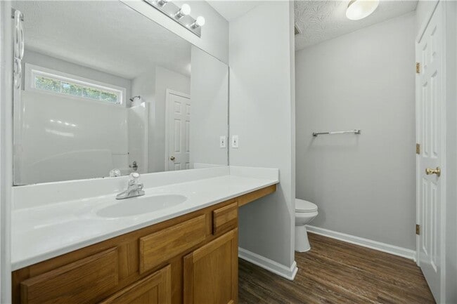 Building Photo - 1002 Pine Isle Ct