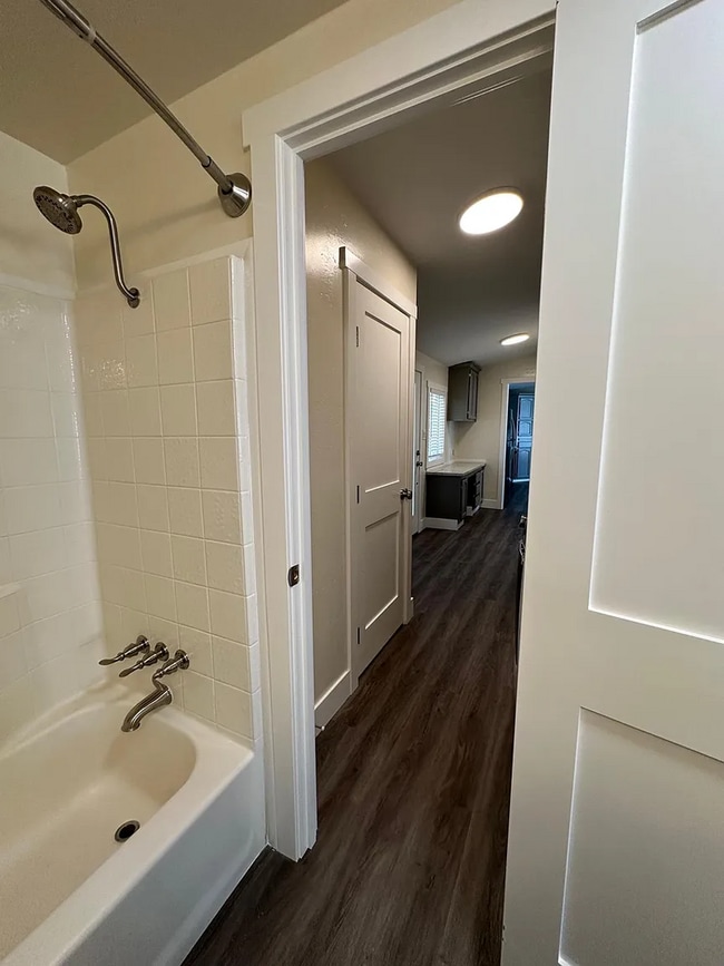 Building Photo - Modern Auburn Retreat—Fully Renovated 3BR ...