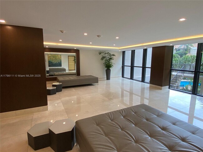 Building Photo - 540 Brickell Key Dr
