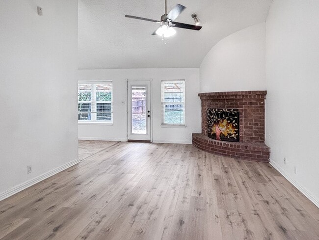 Building Photo - Inviting Northwest San Antonio Home - Fireplace, Office Flex, & Mature Trees