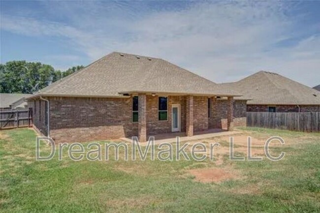 Building Photo - 1712 Appaloosa Dr