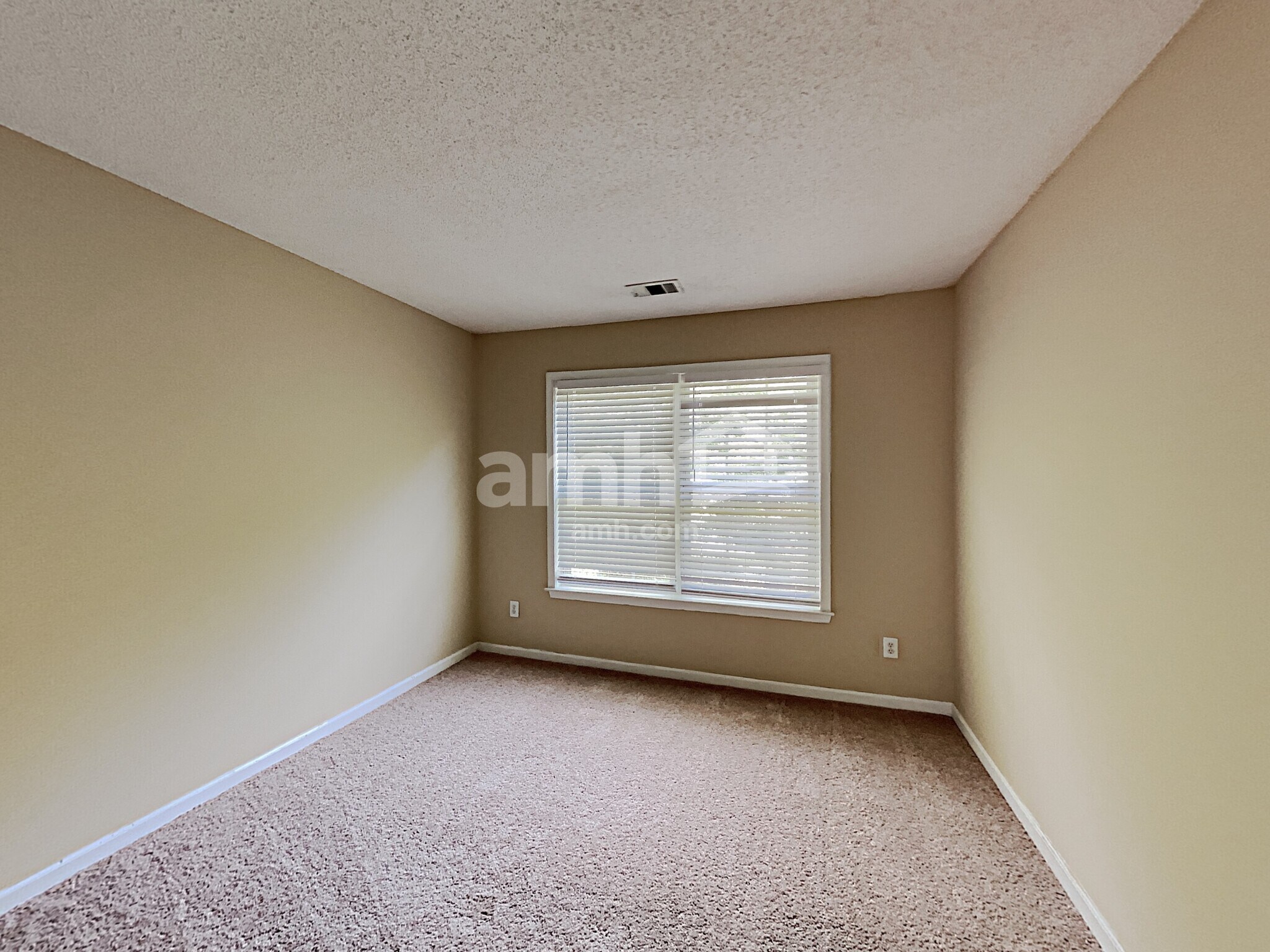 Building Photo - 150 Sessingham Ln