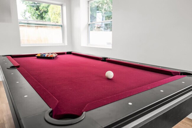 Building Photo - 17621 NE 7th Ave