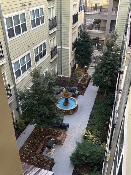 Building Photo - 2020 5th Ave S