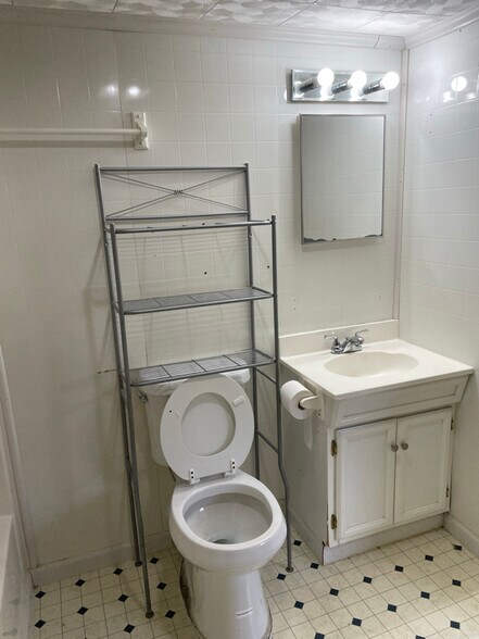 Building Photo - 799 Haynes Rd