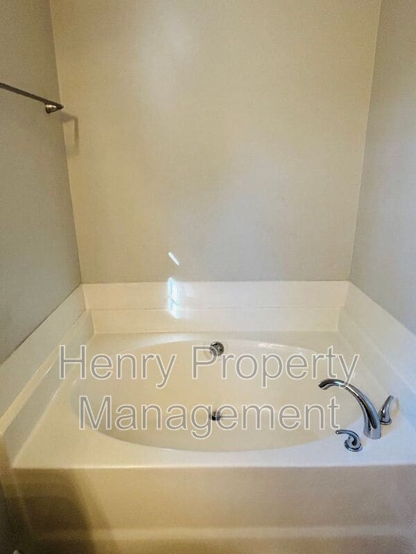 Building Photo - 5716 Brookshadow Dr