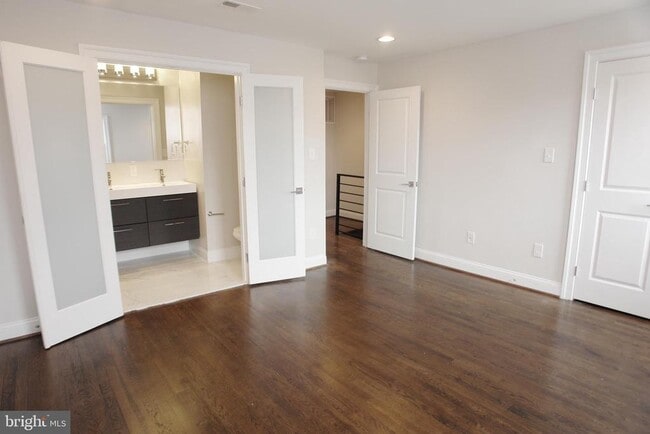 Building Photo - 12307 Chesterton Dr