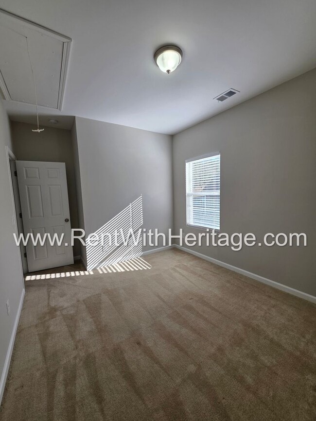 Building Photo - Stunning New 4bd/ 2.5ba / Immaculate / Attention to Detail/ Great Location