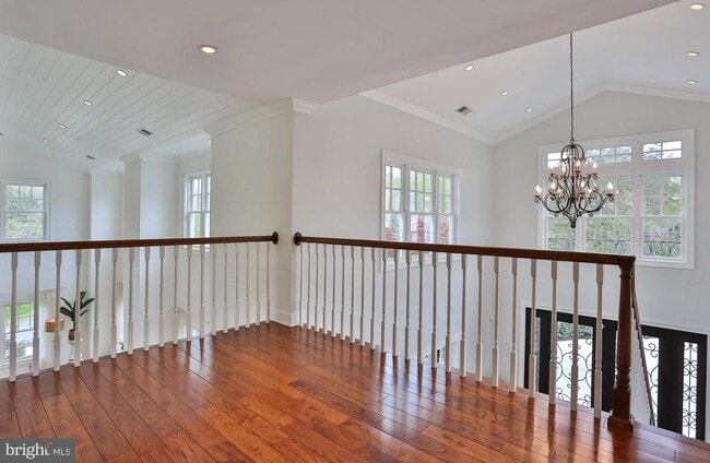 Building Photo - 6329 Linway Terrace