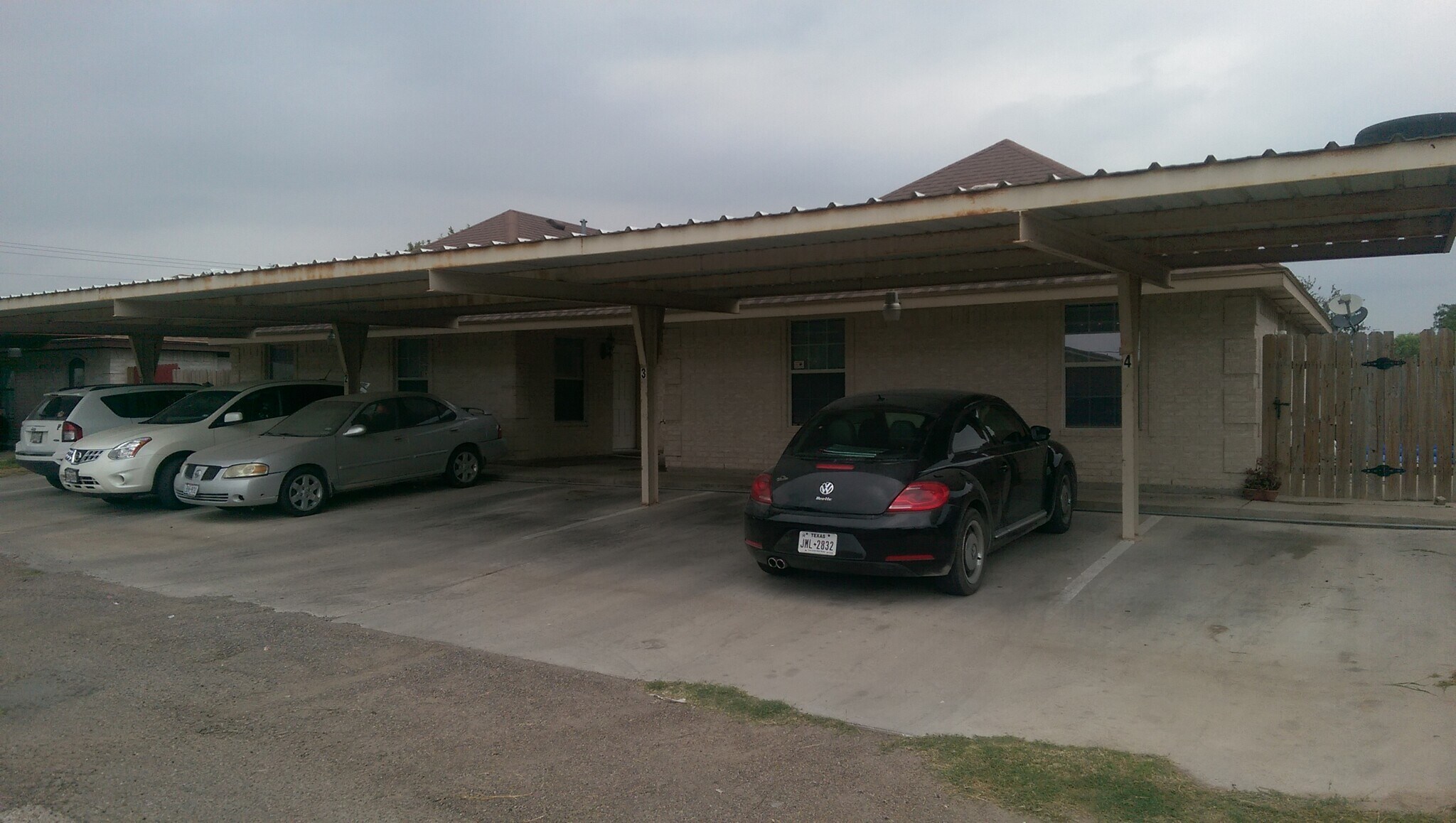 Building Photo - 825 W Bronze Dr