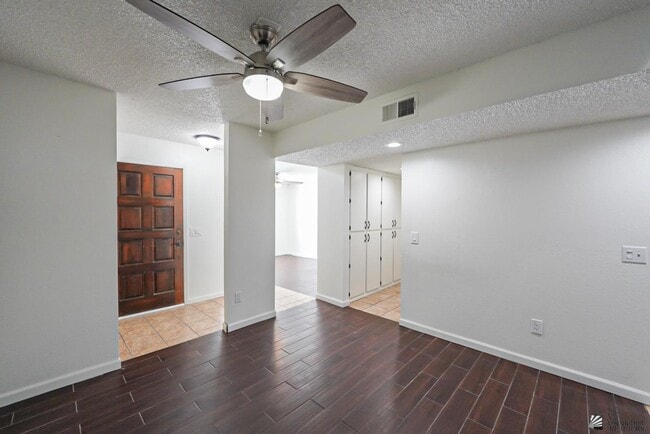 Building Photo - 2155 S 14th Ave