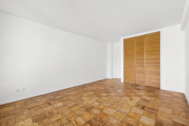 Building Photo - 170 West End Ave