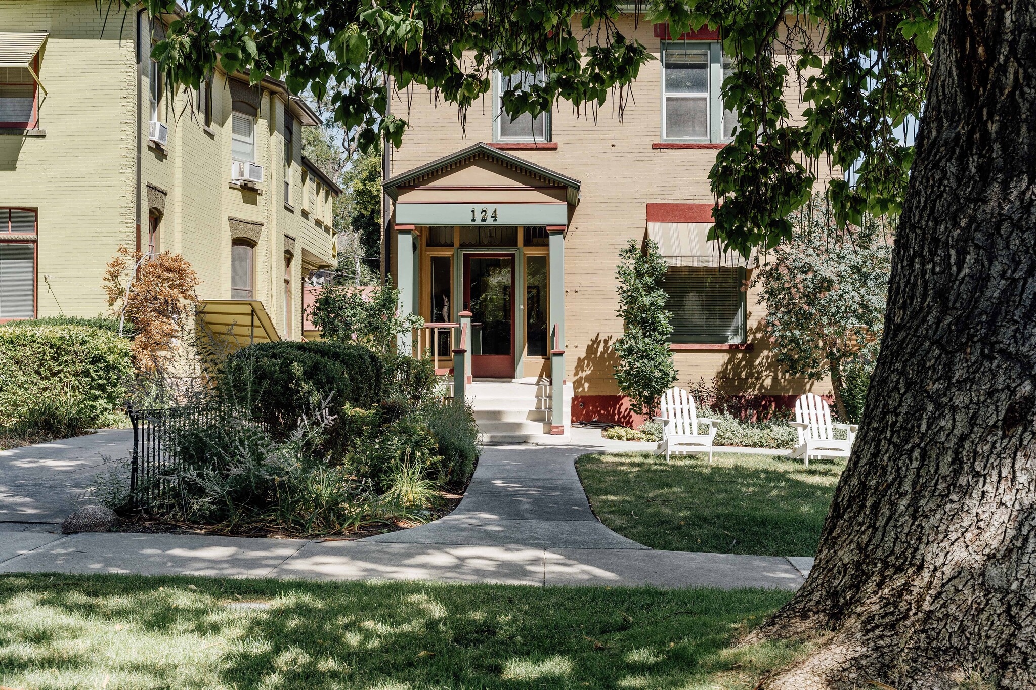 Building Photo - 124 G St