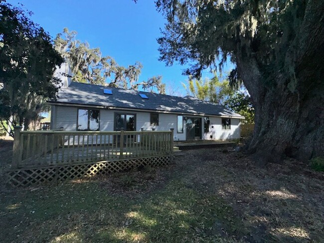 Building Photo - Breathtaking views of intracoastal waterway