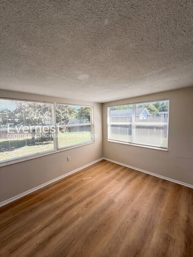 Building Photo - Cozy 2 Bed, 1 Bath Home with Patio and Garage | Pet Friendly | Available Now!