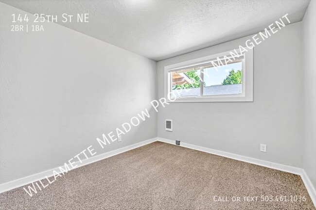 Building Photo - Beautifully Updated 2-Bedroom Apartment in...