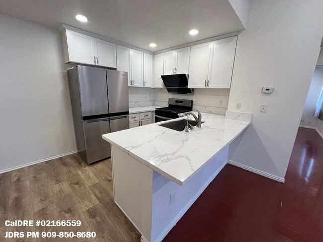 Building Photo - Price Lowered! Second Floor Ontario 2 Bedr...