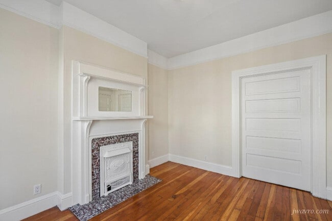 Building Photo - 629 Capp St