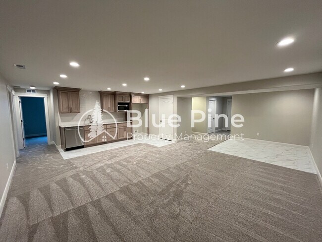 Building Photo - 6360 Ender Ln