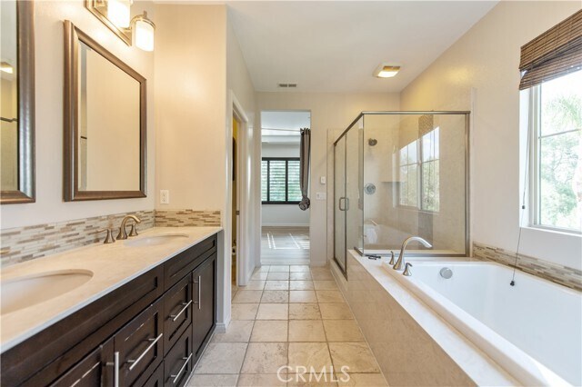 Building Photo - 166 Desert Bloom