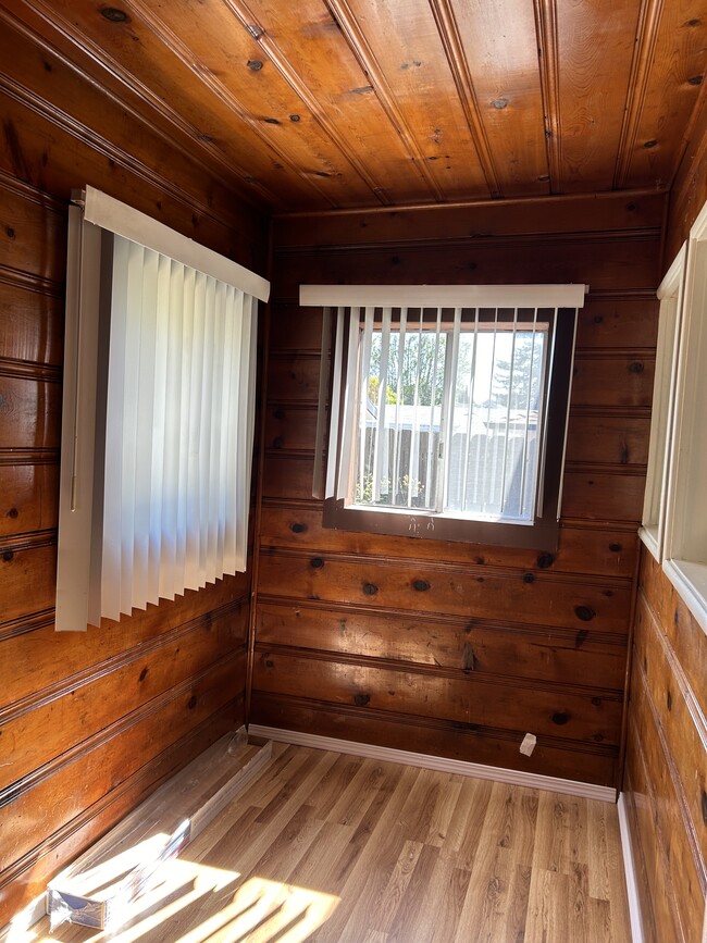 Building Photo - 1557 D St