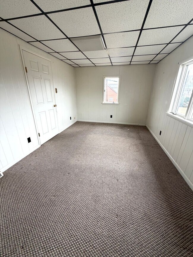 Building Photo - 914 Lawrence St