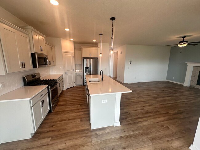 Building Photo - Home For Rent Papillion