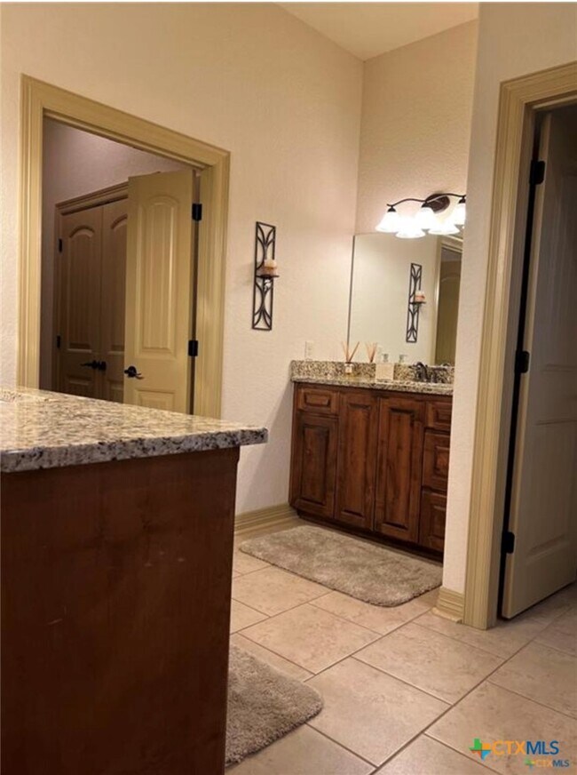 Building Photo - 1223 Gruene Vintage