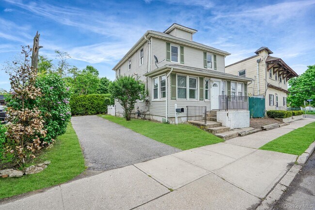 Building Photo - 103 Third Ave