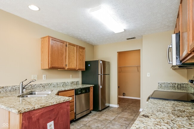 Building Photo - 5003 Lewiston Dr