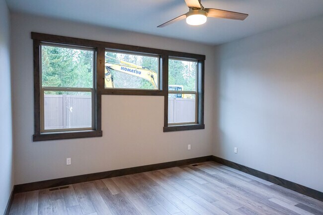 Building Photo - 14066 Rainier Loop