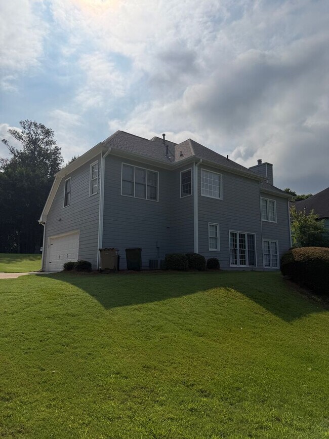 Building Photo - 3 Bed 2.5 Bath House in Flowery Branch
