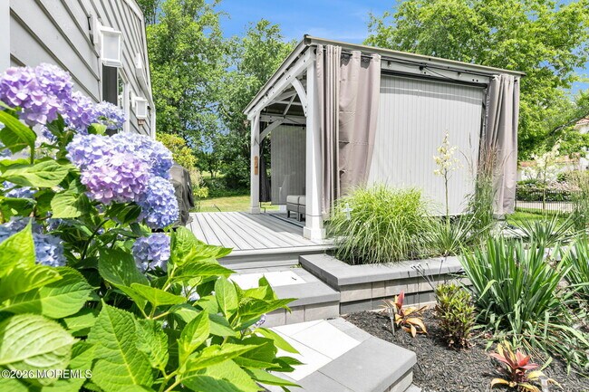 Building Photo - 16 Bingham Hill Cir