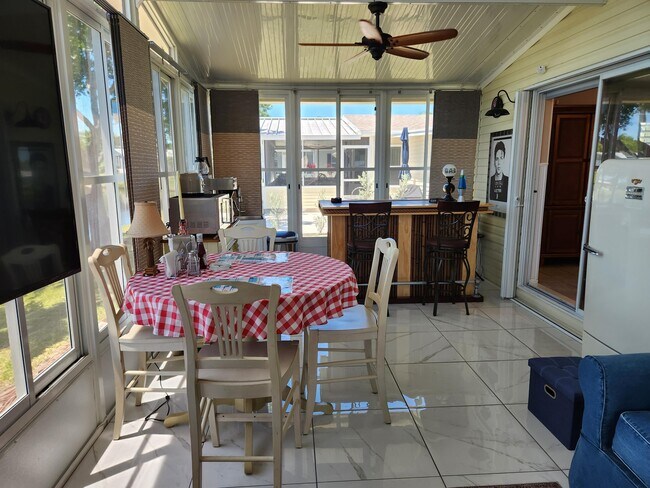 Building Photo - 7717 White Egret Ln