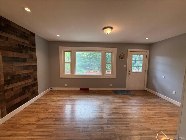 Building Photo - 2250 NY-302