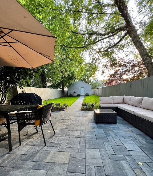 Building Photo - 1279 Hunter Ave