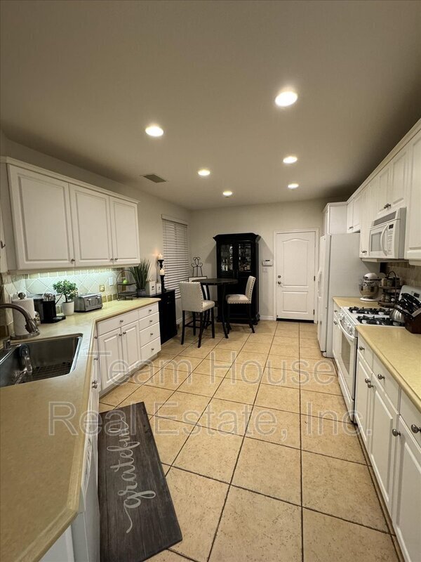 Building Photo - 26734 Via Bellazza