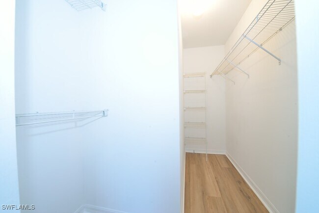 Building Photo - 343 NE 10th St