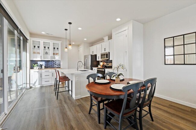 Building Photo - 12687 W Norterra Ln