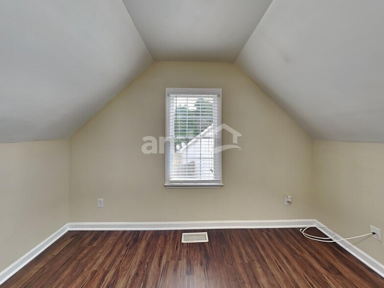 Building Photo - 3700 Whitley Ct