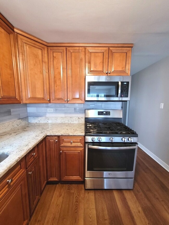 Building Photo - 6237 W 63rd St