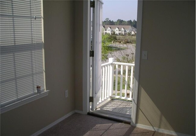 Building Photo - 10 Ashleigh Ln