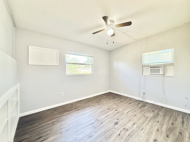 Building Photo - 7111 Onyx Dr N