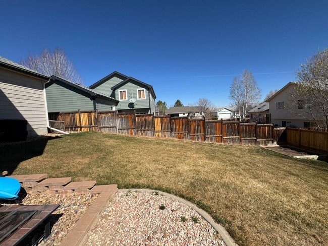 Building Photo - Great Tri-level home in West Loveland